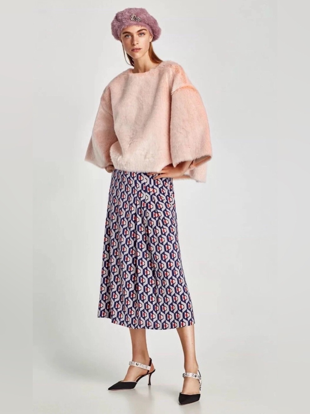 New Zara Women Pink Faux Fur
Textured Sweatshirt Coat Jacket SZ: M + A GIFT 🎁